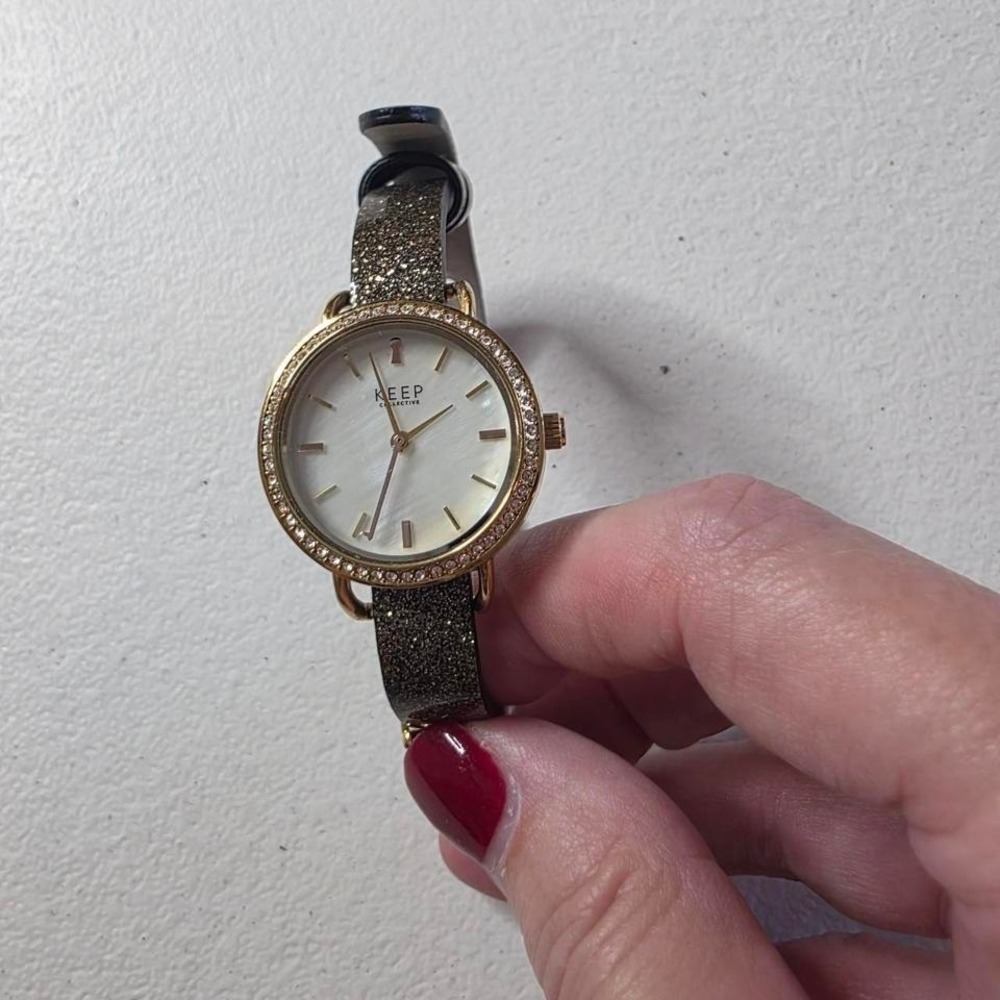 Watch - Picture 1 of 2